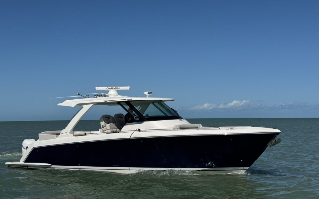 Tiara 38LS 2023 en venta exterior